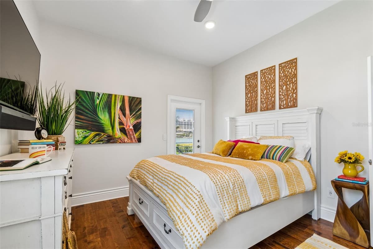 136 DEVON DRIVE — photo 43 of 83