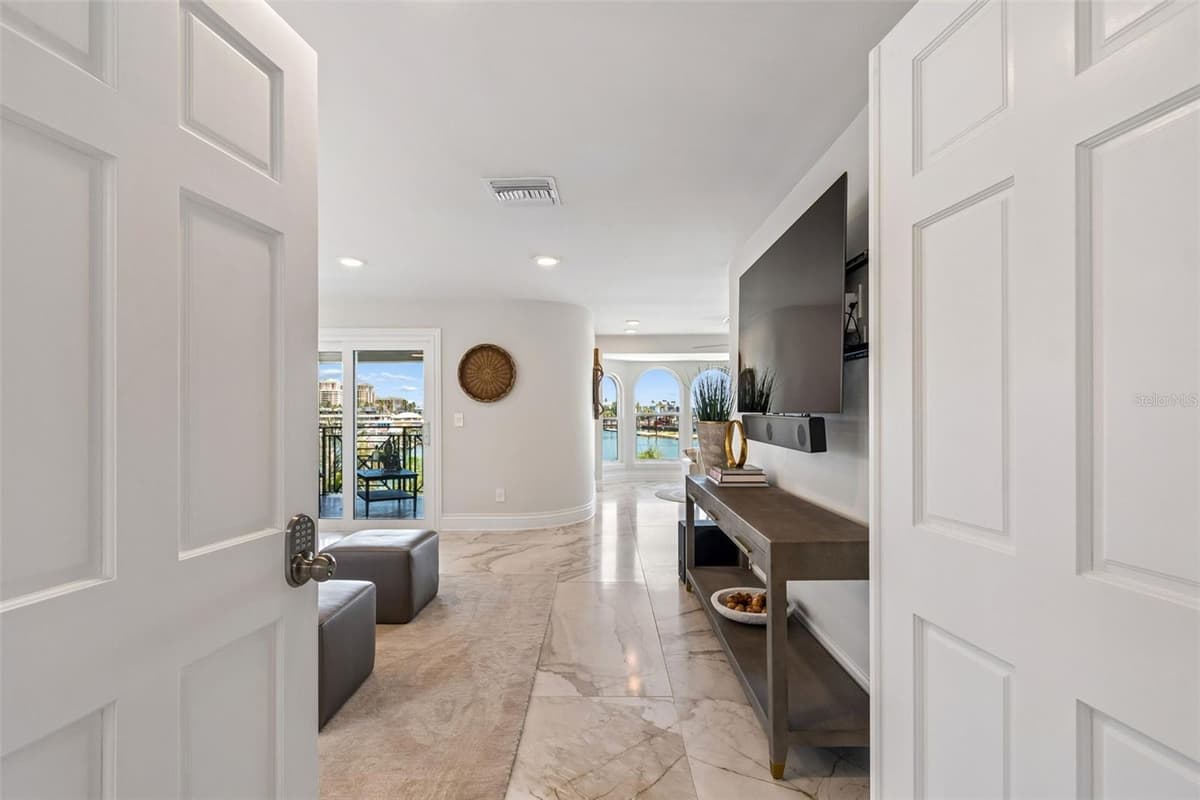 136 DEVON DRIVE — photo 45 of 83