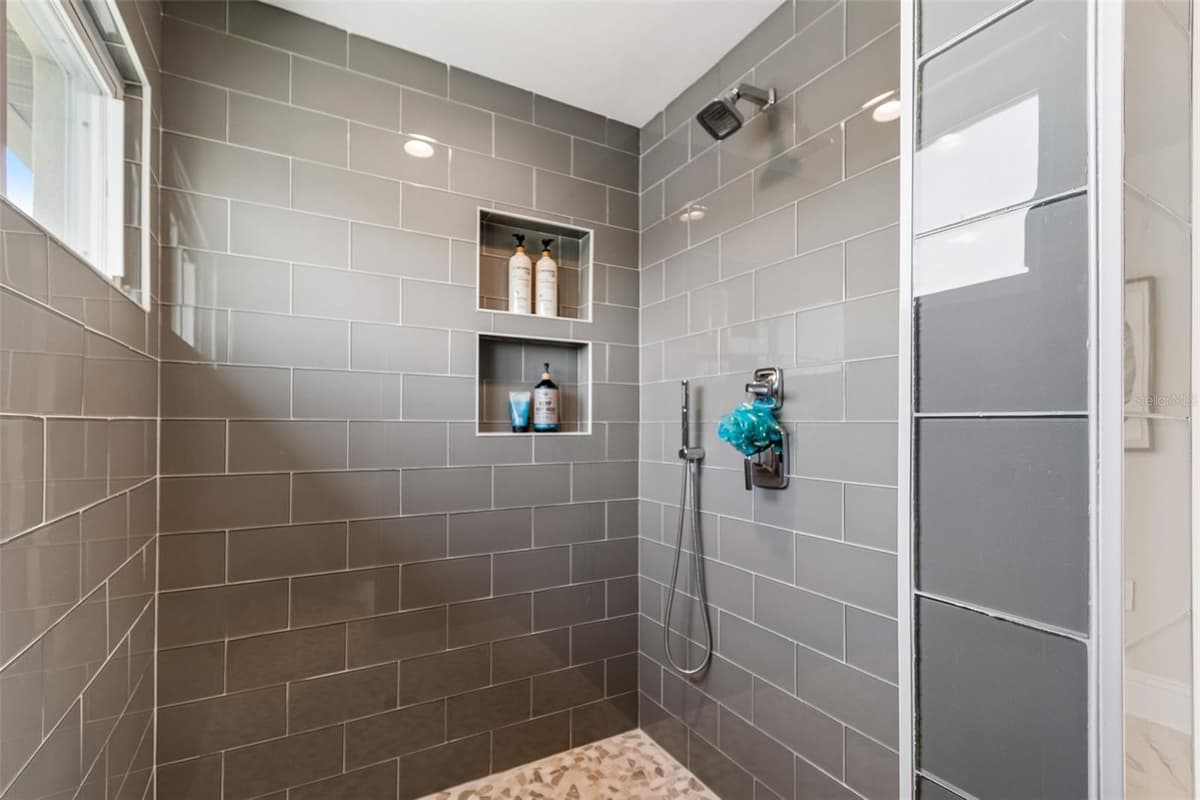136 DEVON DRIVE — photo 58 of 83