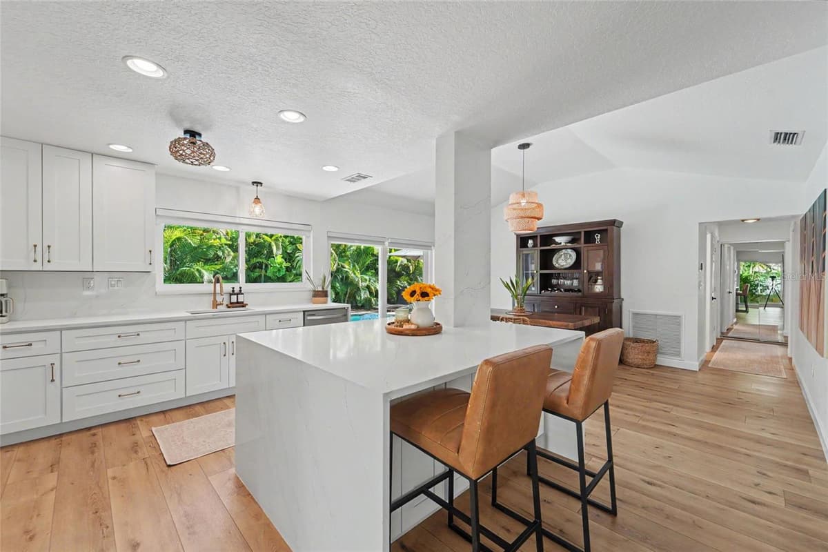 13461 DEL PRADO DRIVE — photo 12 of 40