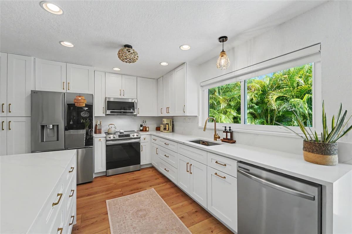 13461 DEL PRADO DRIVE — photo 14 of 40