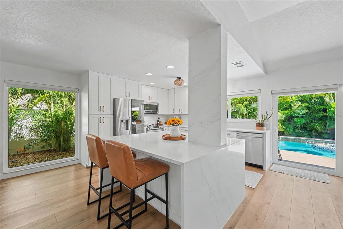13461 DEL PRADO DRIVE — photo 17 of 40