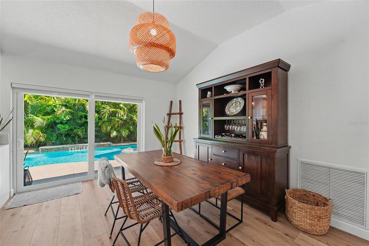 13461 DEL PRADO DRIVE — photo 7 of 40
