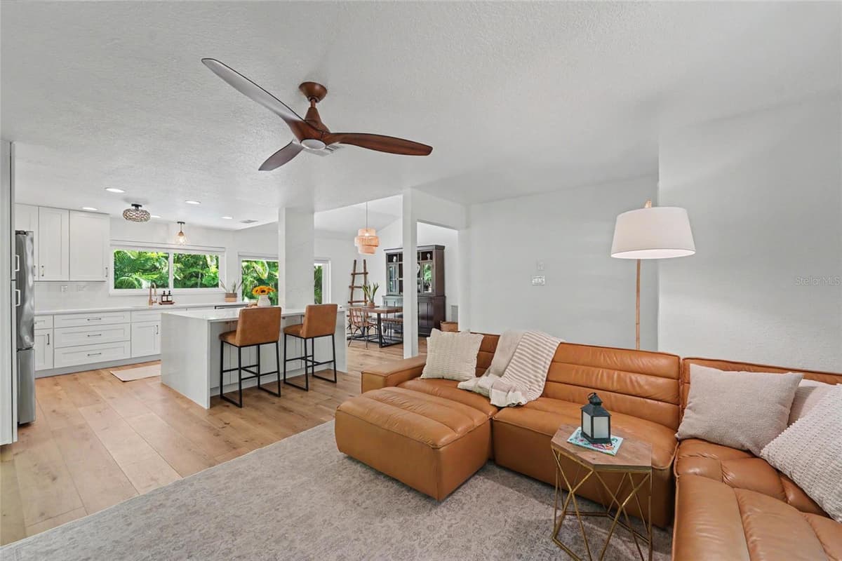 13461 DEL PRADO DRIVE — photo 4 of 40
