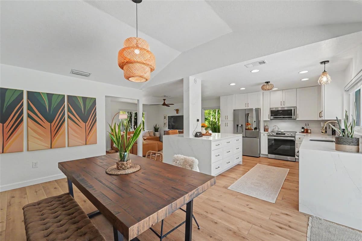 13461 DEL PRADO DRIVE — photo 19 of 40