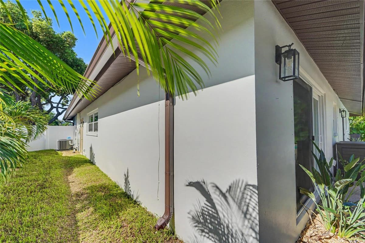 13461 DEL PRADO DRIVE — photo 34 of 40