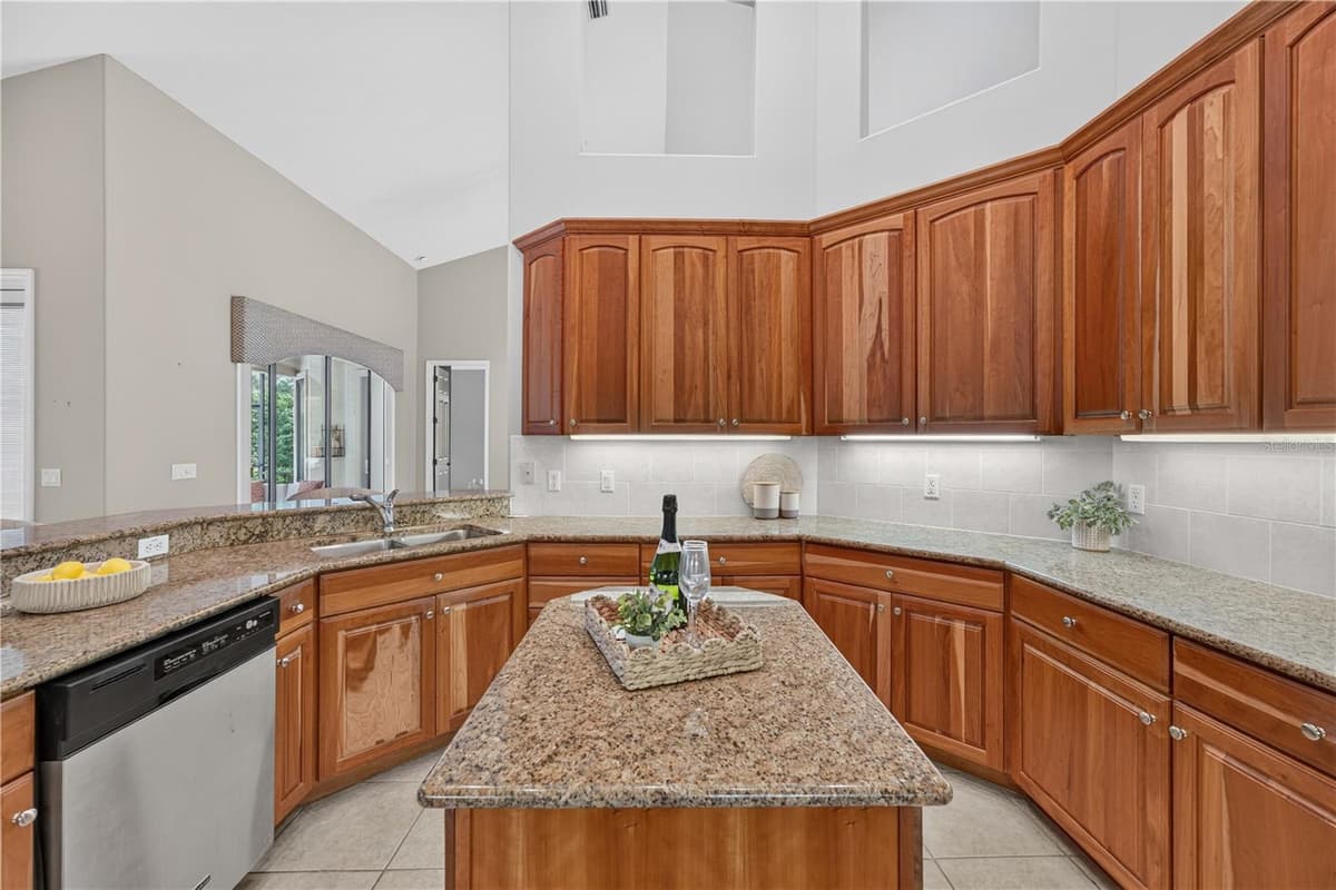 2816 PRESTWICK WAY — photo 5 of 36