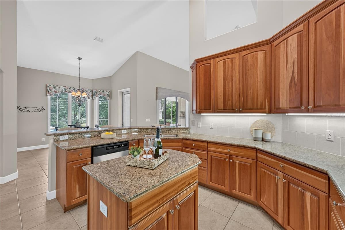 2816 PRESTWICK WAY — photo 4 of 36
