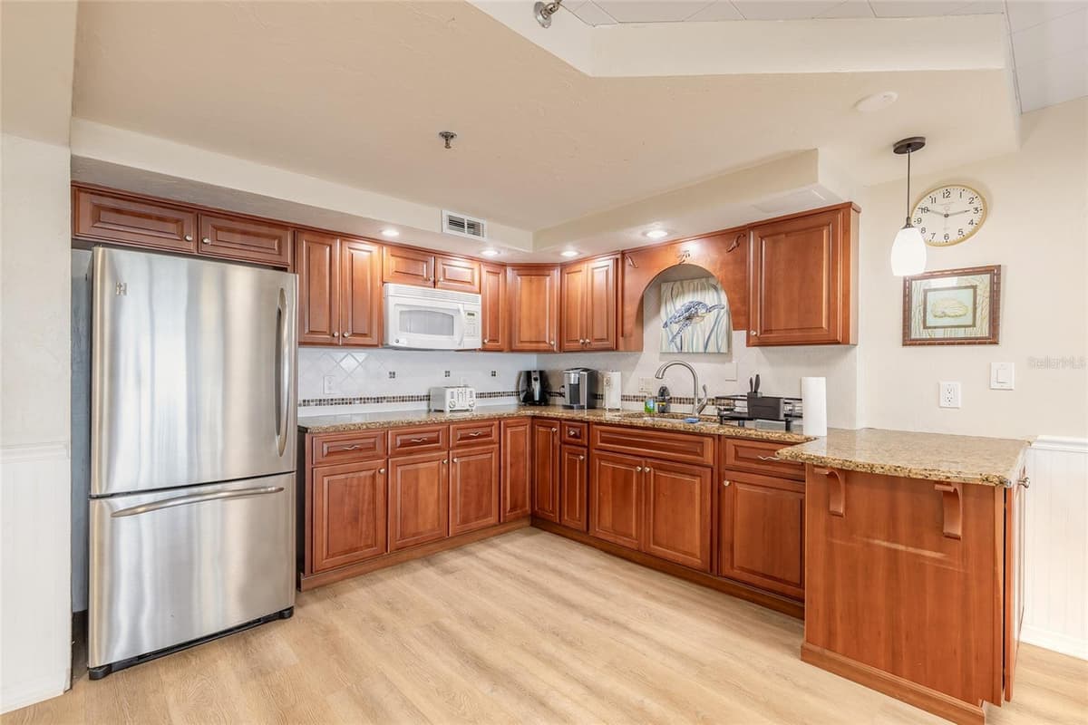 4139 ATLANTIC AVENUE — photo 36 of 43