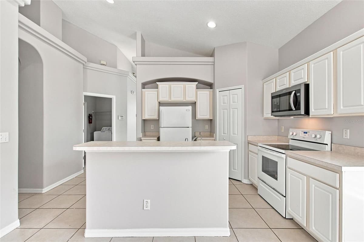 16616 PALM SPRING DRIVE — photo 13 of 48