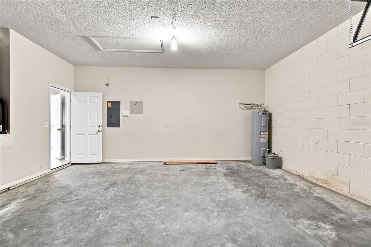 16616 PALM SPRING DRIVE — photo 32 of 48