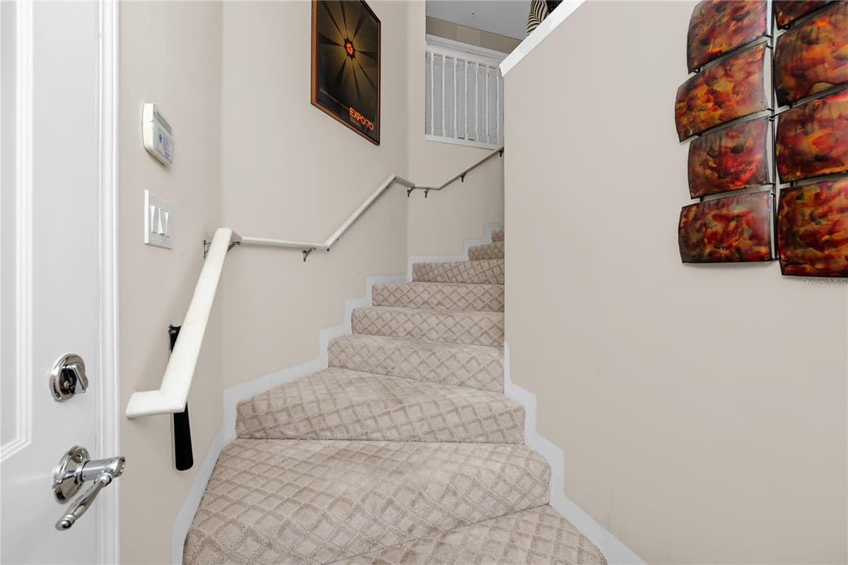 894 LANTERN WAY — photo 9 of 40