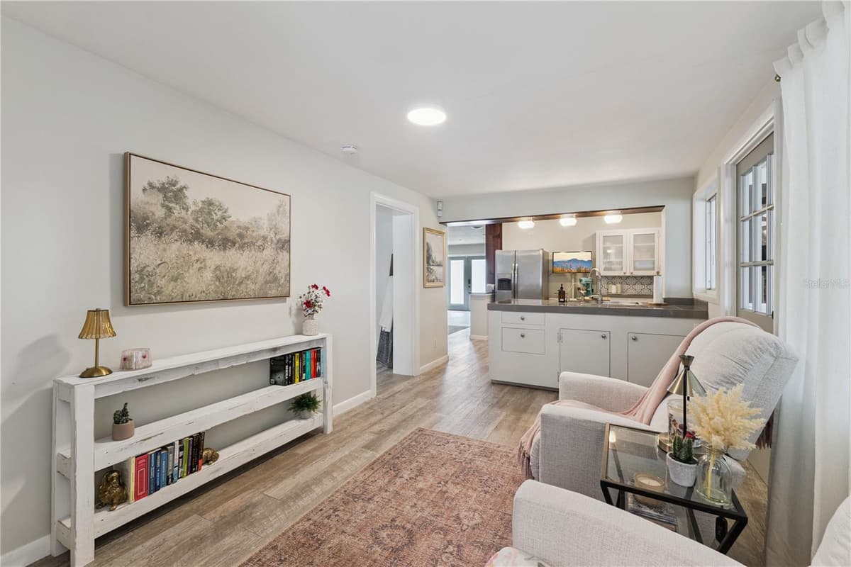 106 LAKEWOOD CIRCLE — photo 13 of 34
