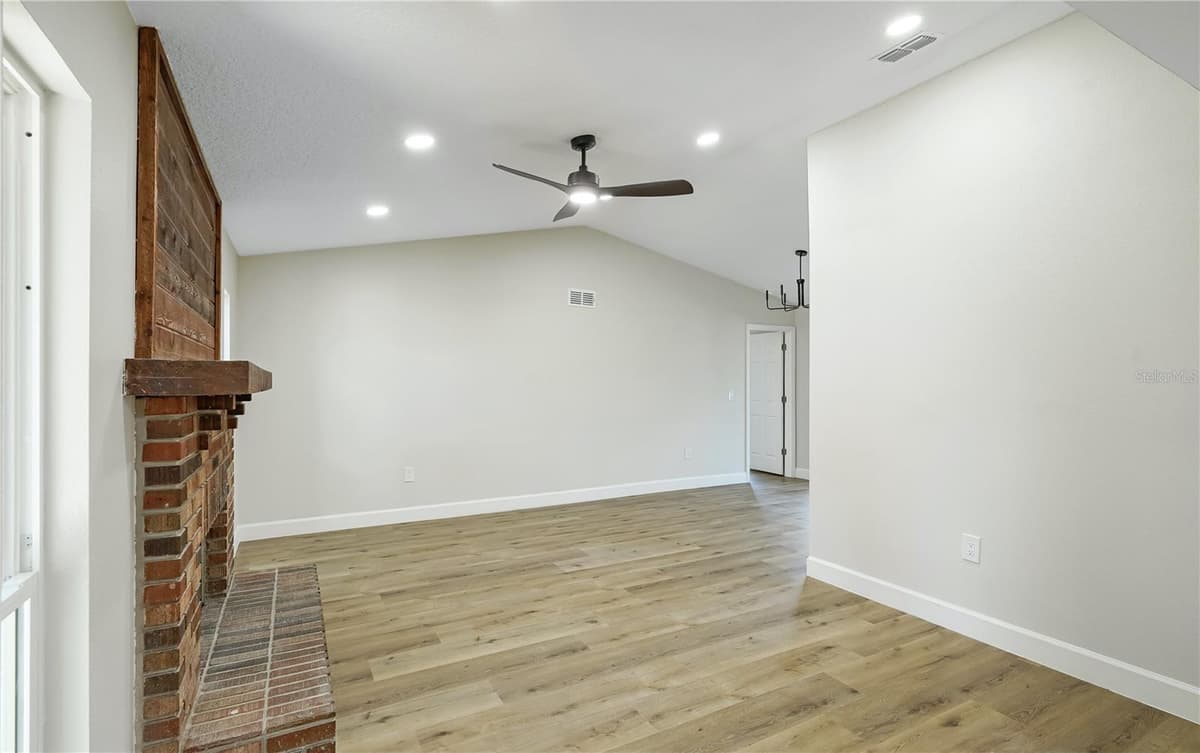 3336 TCU BOULEVARD — photo 22 of 27