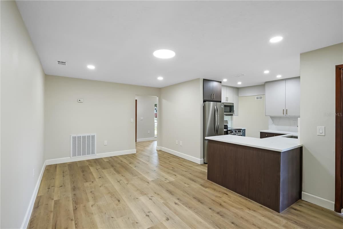 3336 TCU BOULEVARD — photo 7 of 27