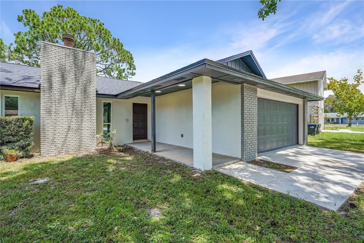 3336 TCU BOULEVARD — photo 2 of 27