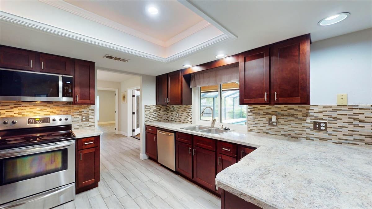 7121 ODONIEL LOOP — photo 7 of 52