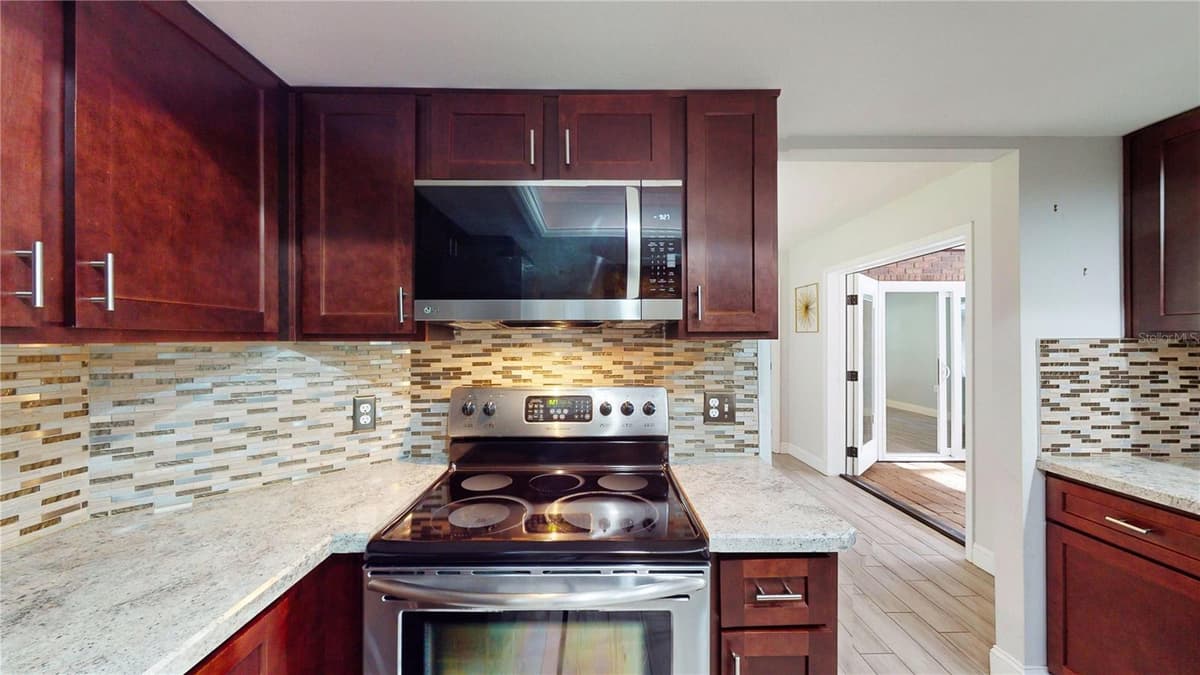 7121 ODONIEL LOOP — photo 6 of 52