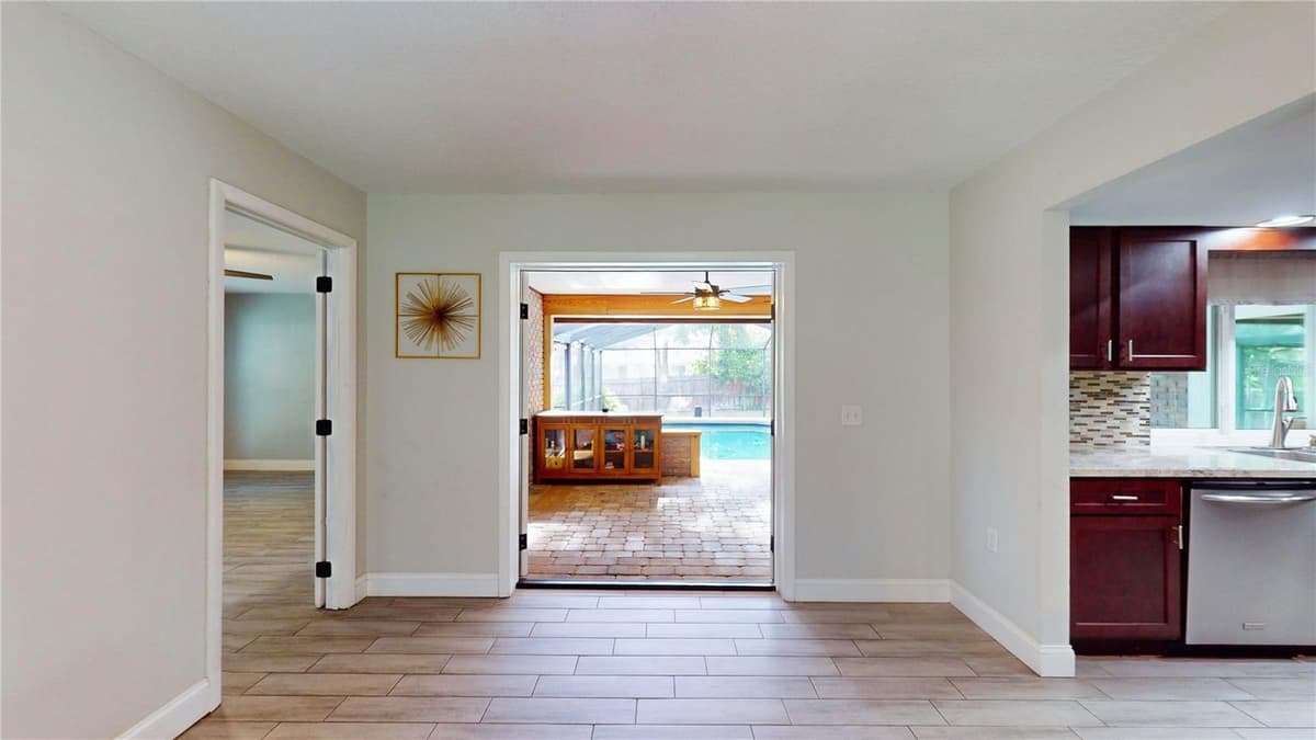 7121 ODONIEL LOOP — photo 3 of 52