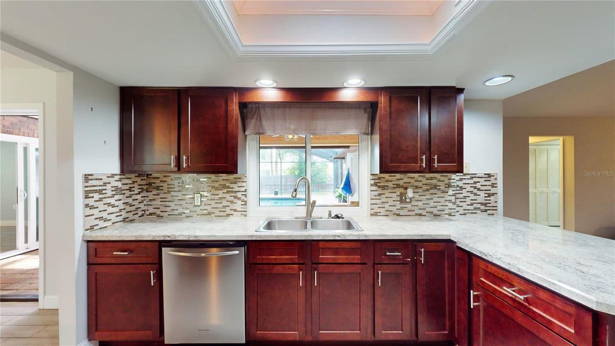 7121 ODONIEL LOOP — photo 5 of 52