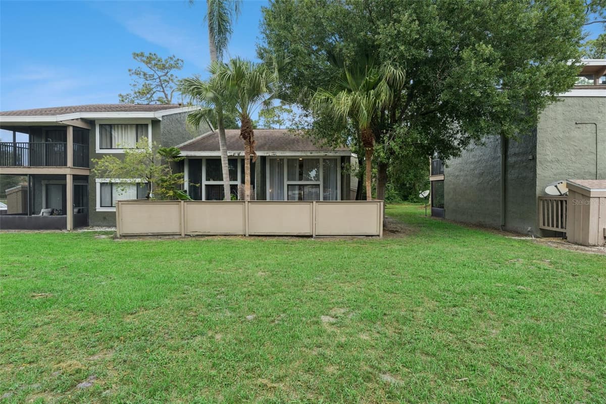 6168 PEREGRINE AVENUE — photo 15 of 35