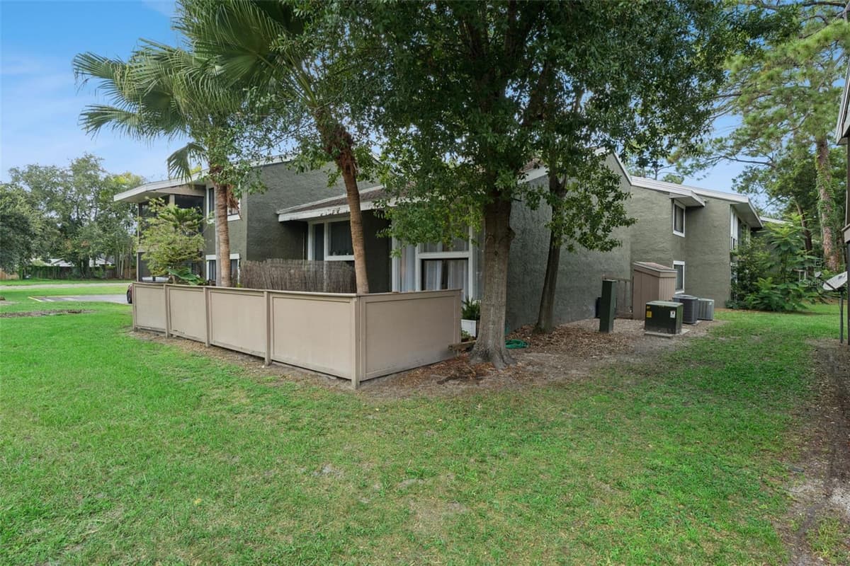 6168 PEREGRINE AVENUE — photo 14 of 35
