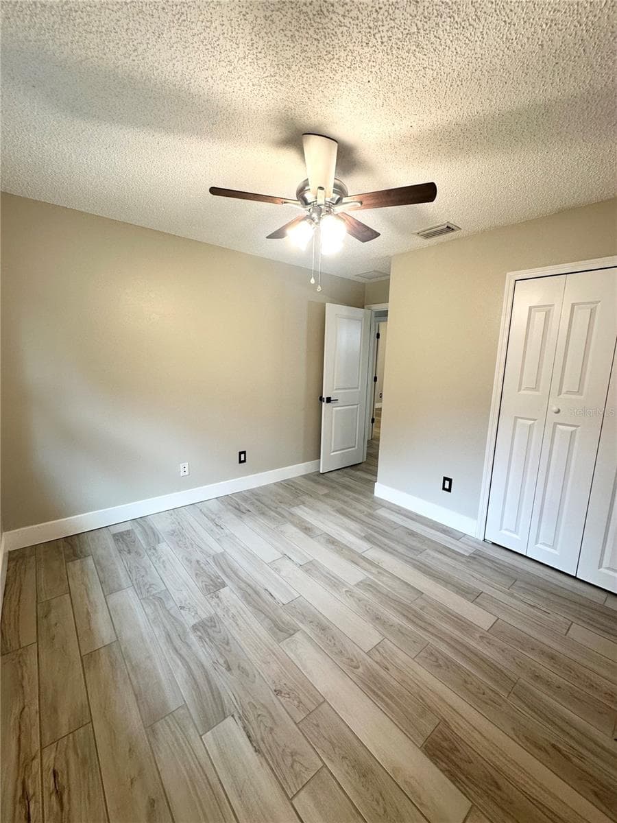 5915 GROVELINE DRIVE — photo 5 of 7