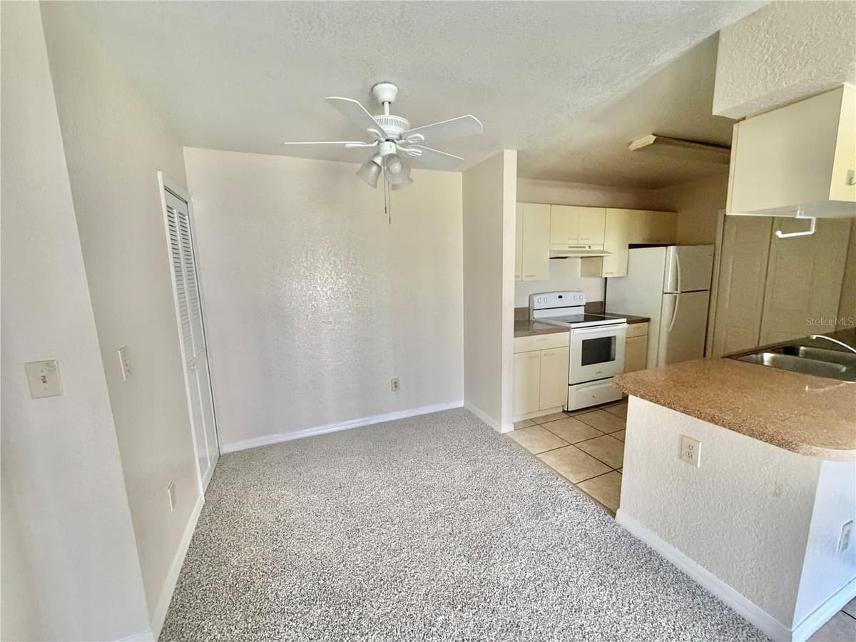 2550 ALAFAYA TRAIL — photo 6 of 20