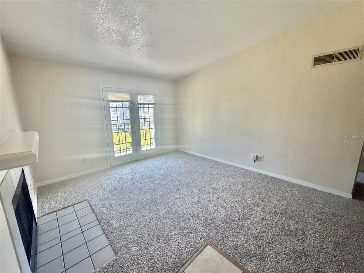 2550 ALAFAYA TRAIL — photo 3 of 20