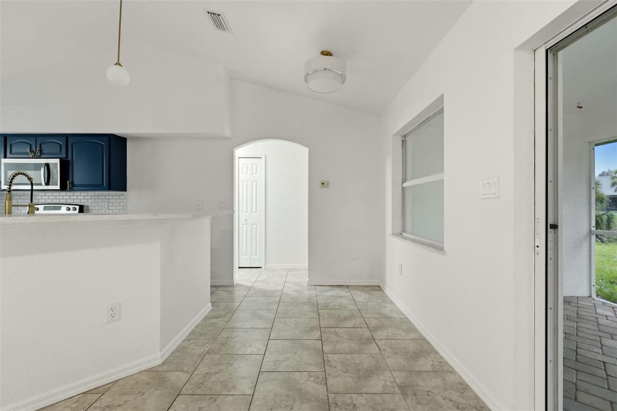 5498 BAYBERRY STREET — photo 12 of 24