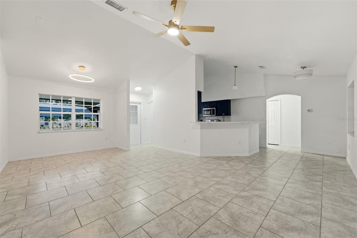 5498 BAYBERRY STREET — photo 11 of 24
