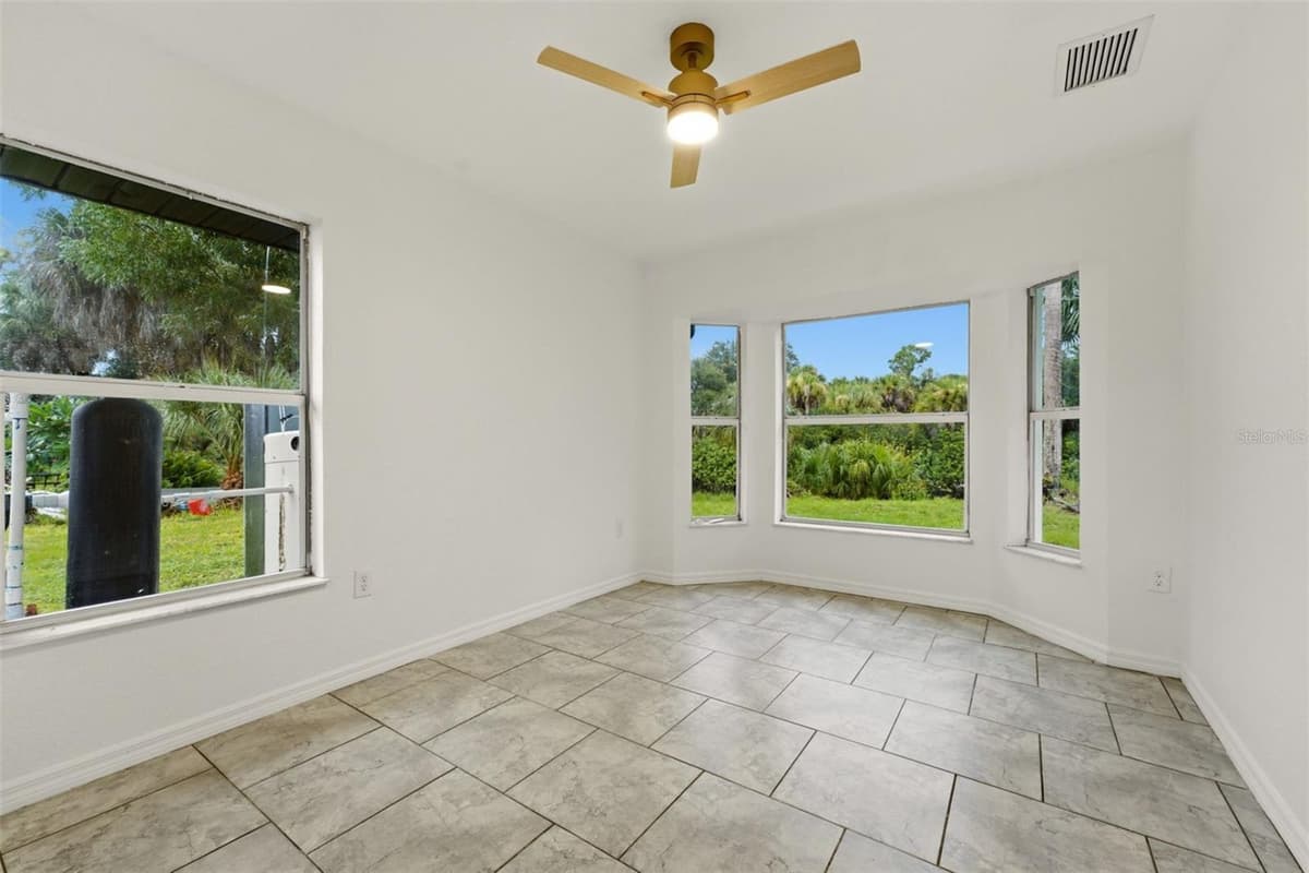 5498 BAYBERRY STREET — photo 13 of 24