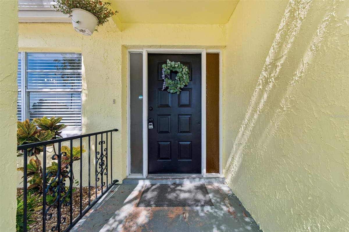 9631 MARLINTON LANE — photo 4 of 33