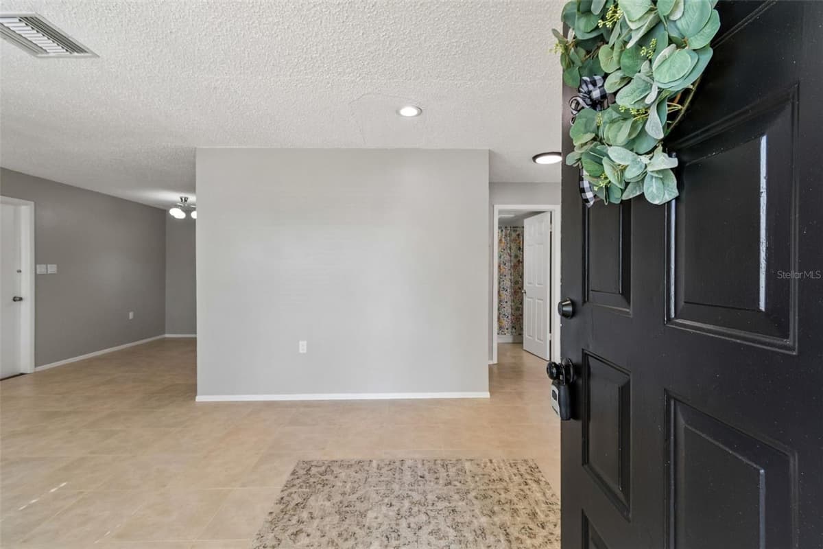 9631 MARLINTON LANE — photo 5 of 33