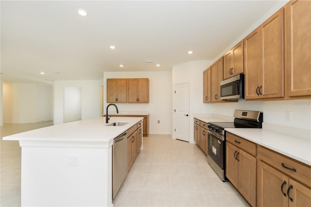 3108 EVELYN LANE — photo 8 of 31