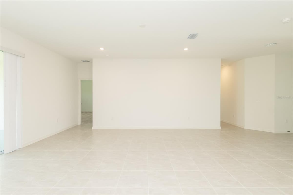 3108 EVELYN LANE — photo 4 of 31