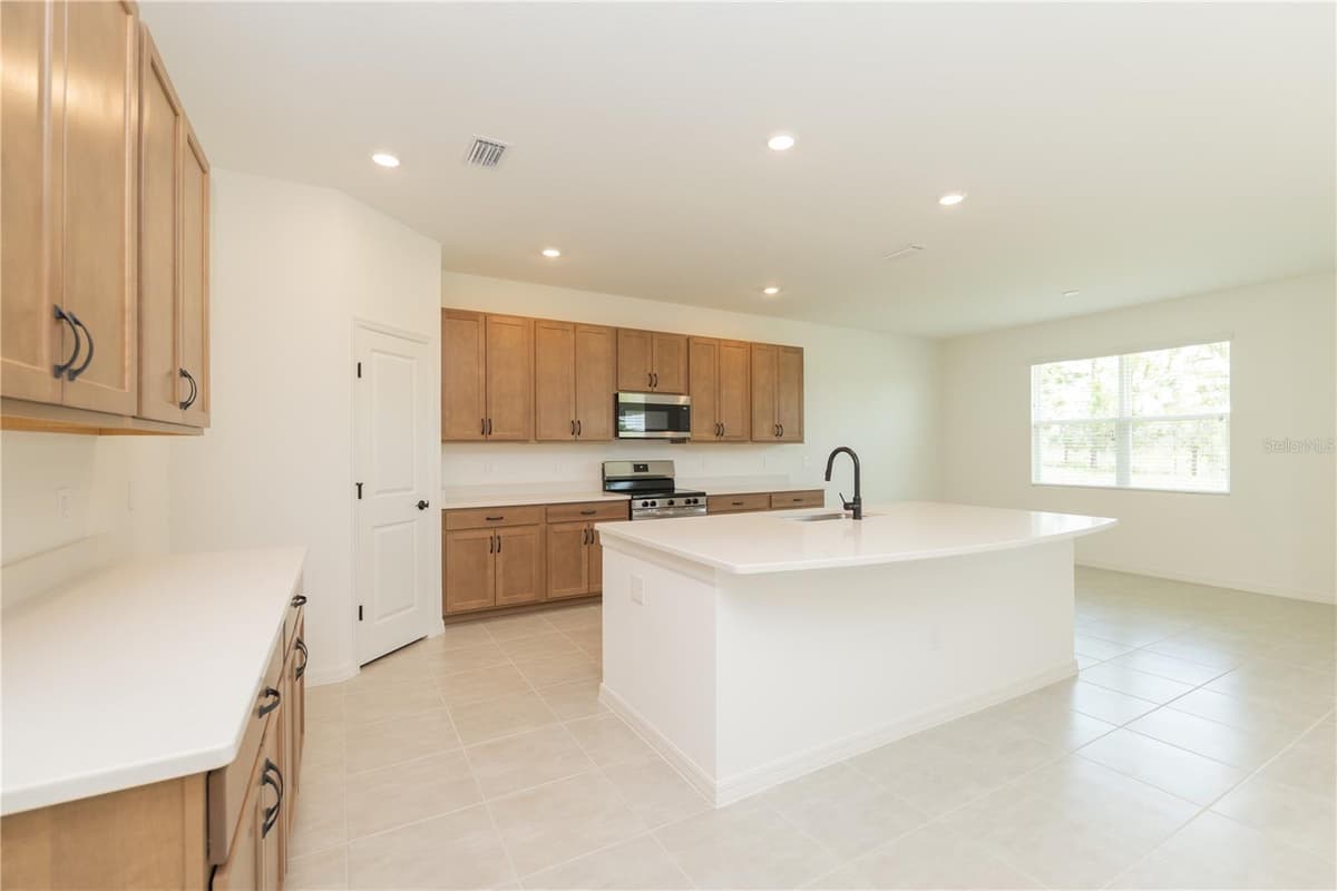 3108 EVELYN LANE — photo 5 of 31