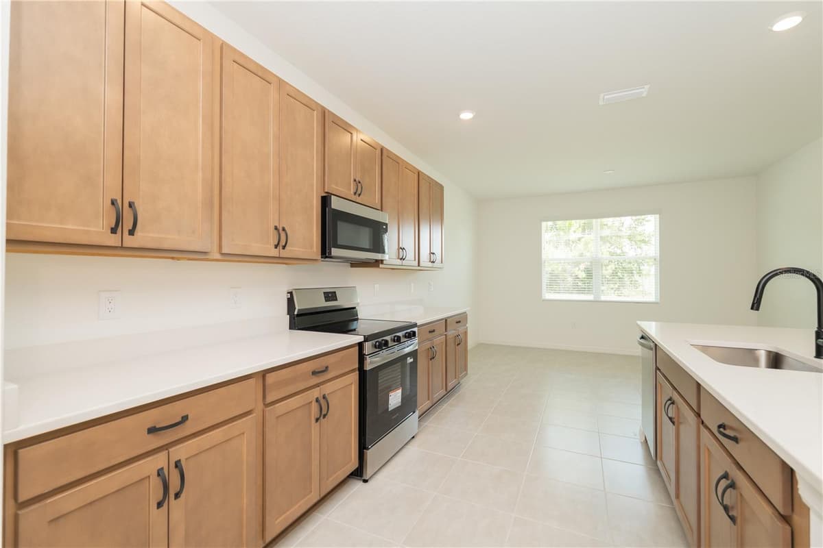 3108 EVELYN LANE — photo 9 of 31
