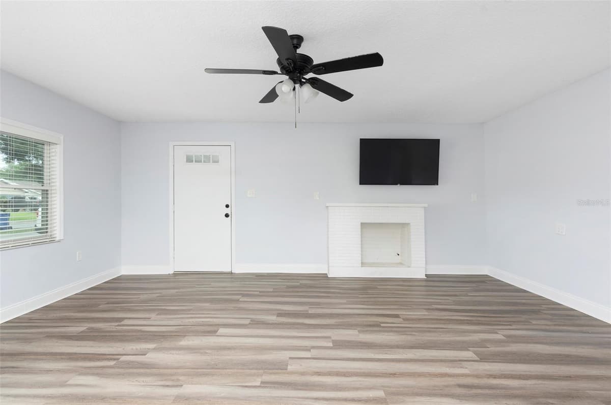 6929 39TH AVENUE — photo 3 of 35