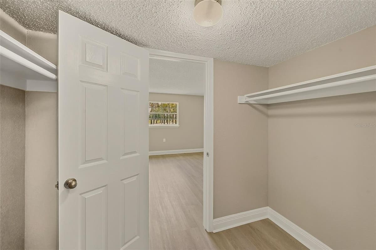 200 COUNTRY CLUB DRIVE — photo 19 of 28