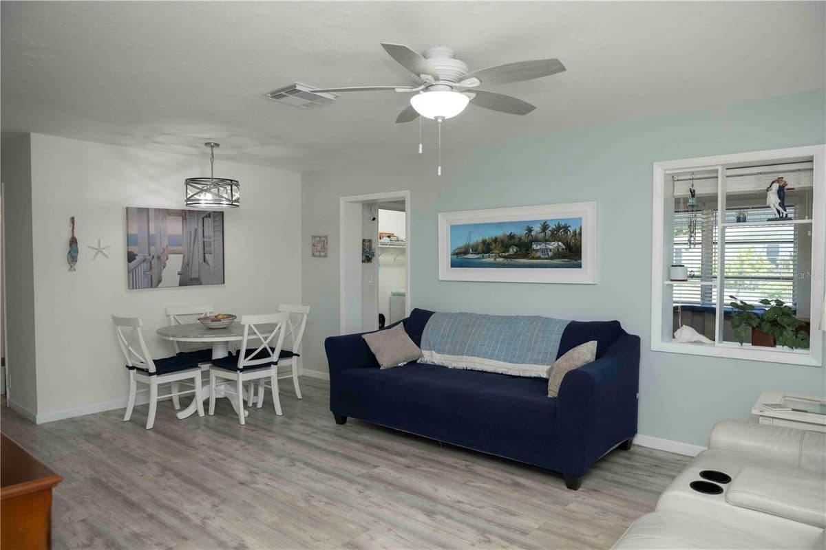 6061 CORAL WAY — photo 4 of 32