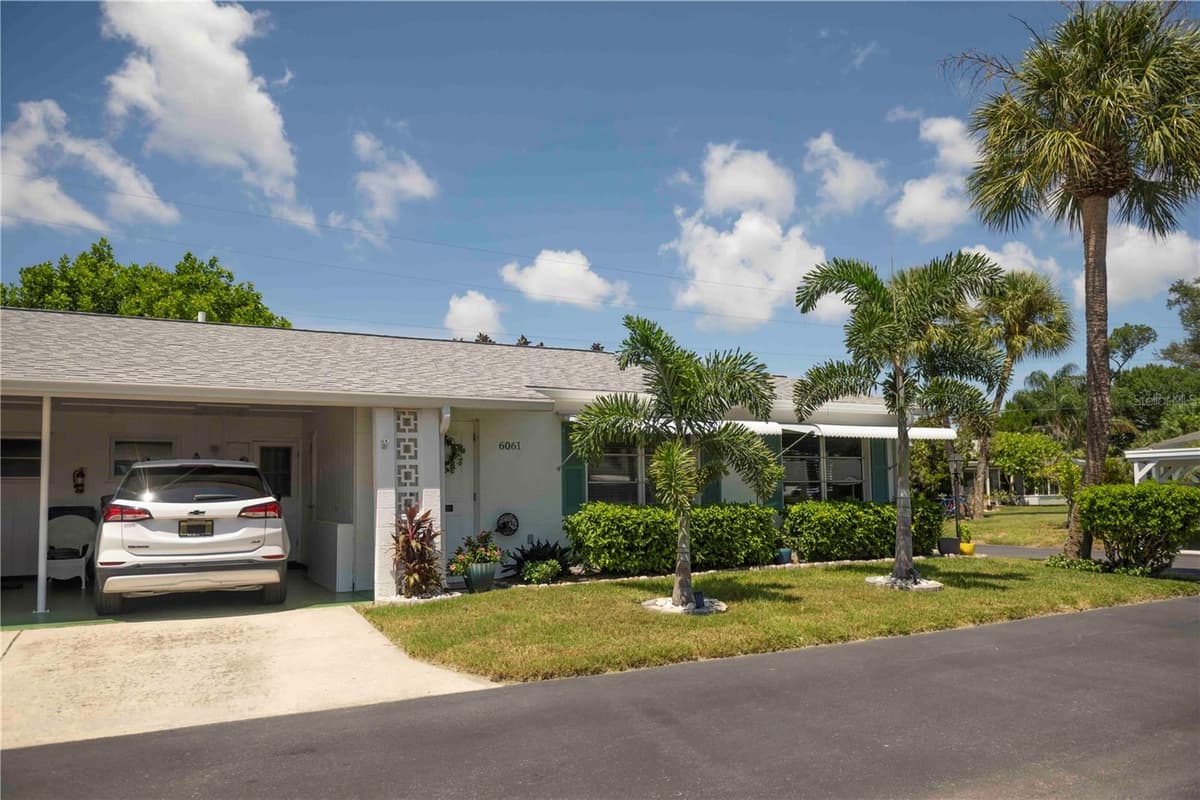 6061 CORAL WAY — photo 2 of 32