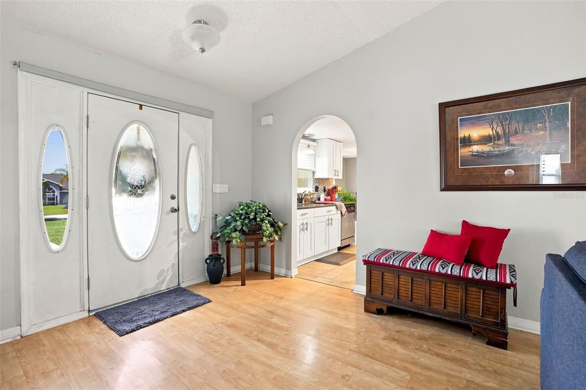 2432 LAKE FOREST AVENUE — photo 6 of 43