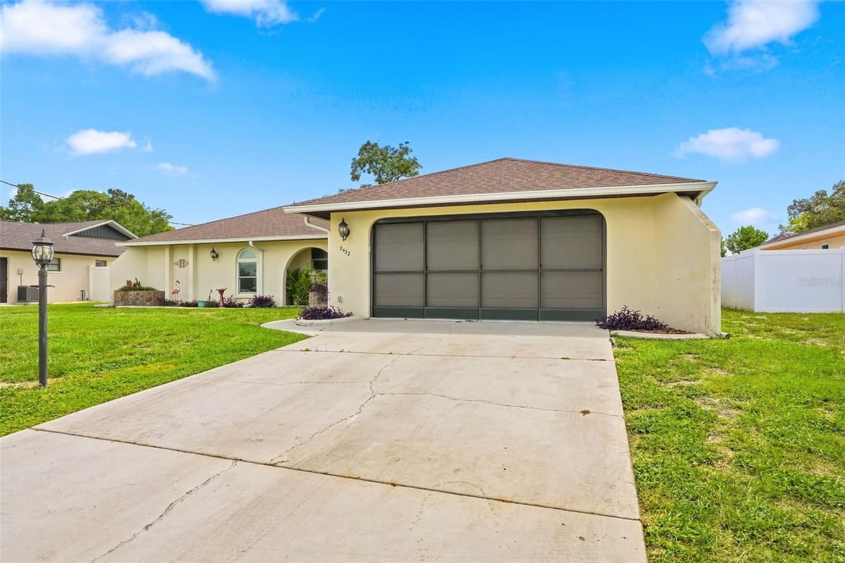 2432 LAKE FOREST AVENUE — photo 4 of 43