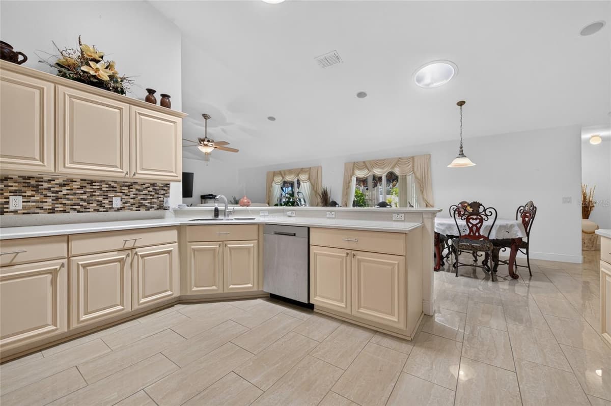 1418 PRINCESS PAULA DRIVE — photo 15 of 38