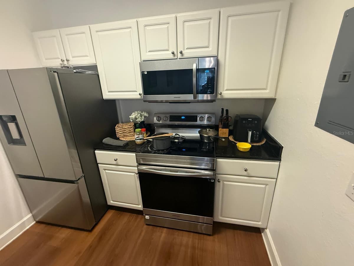 2952 LUCAYAN HARBOUR CIRCLE — photo 16 of 52