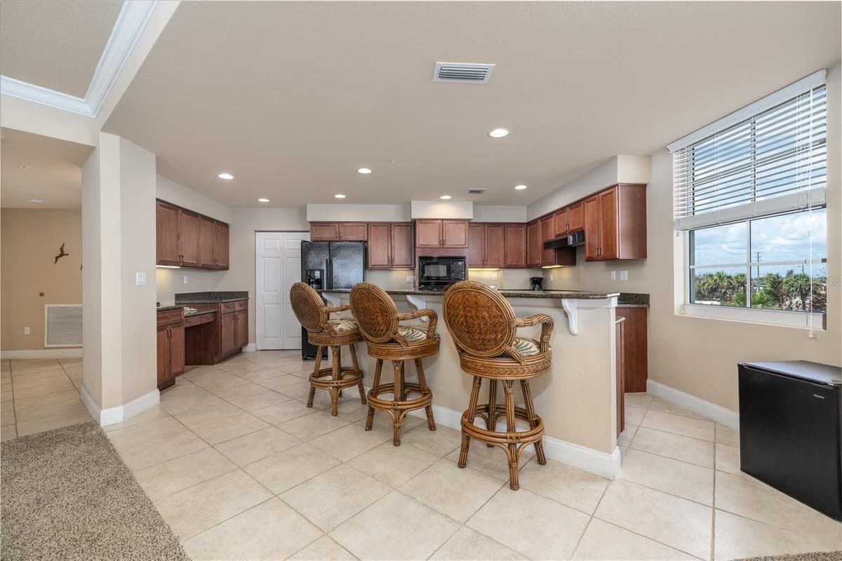 1425 OCEAN SHORE BOULEVARD — photo 15 of 46