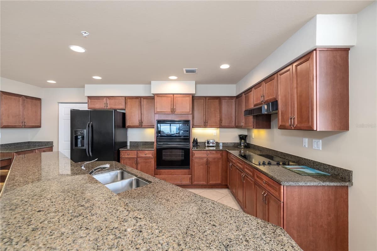 1425 OCEAN SHORE BOULEVARD — photo 13 of 46