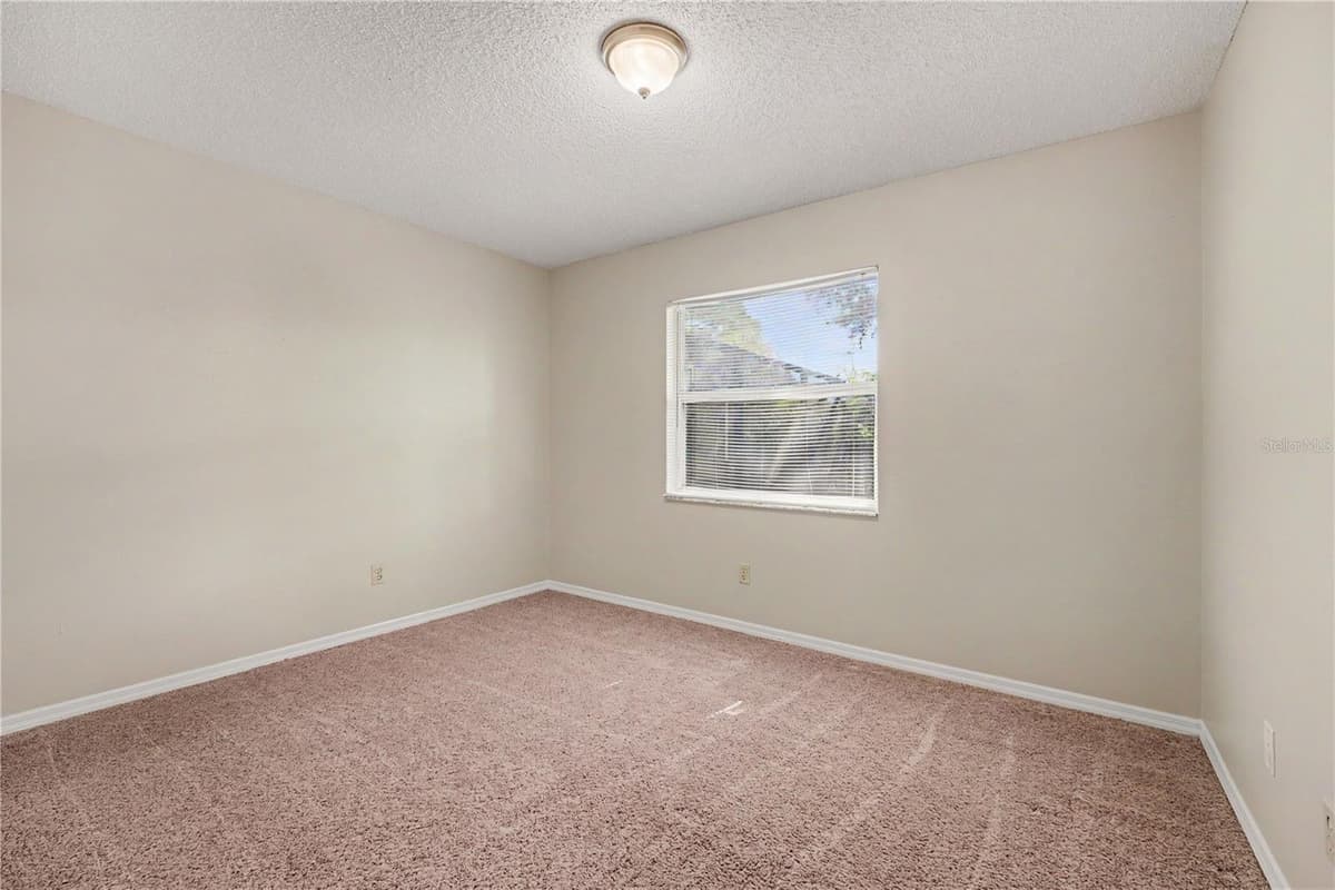 829 PEMBROKE AVENUE — photo 15 of 21