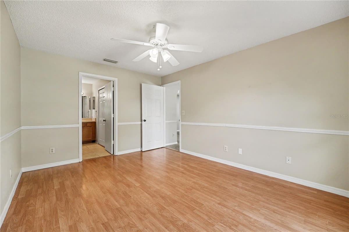 829 PEMBROKE AVENUE — photo 13 of 21